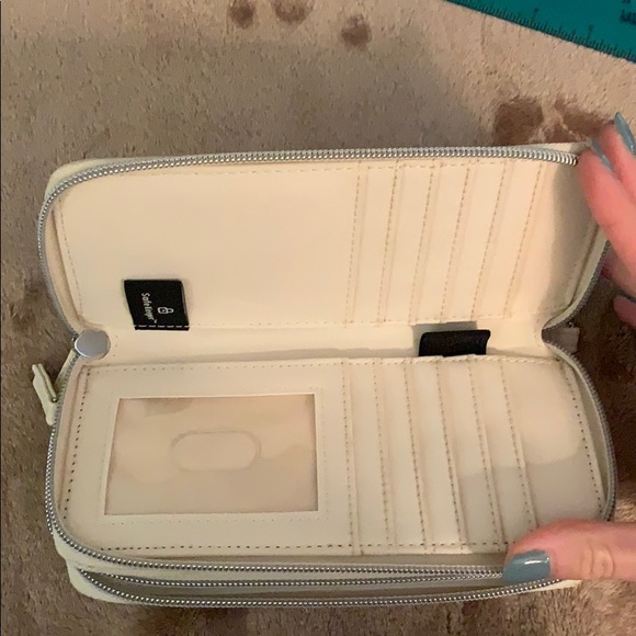 Leather wallet - Picture 3 of 4